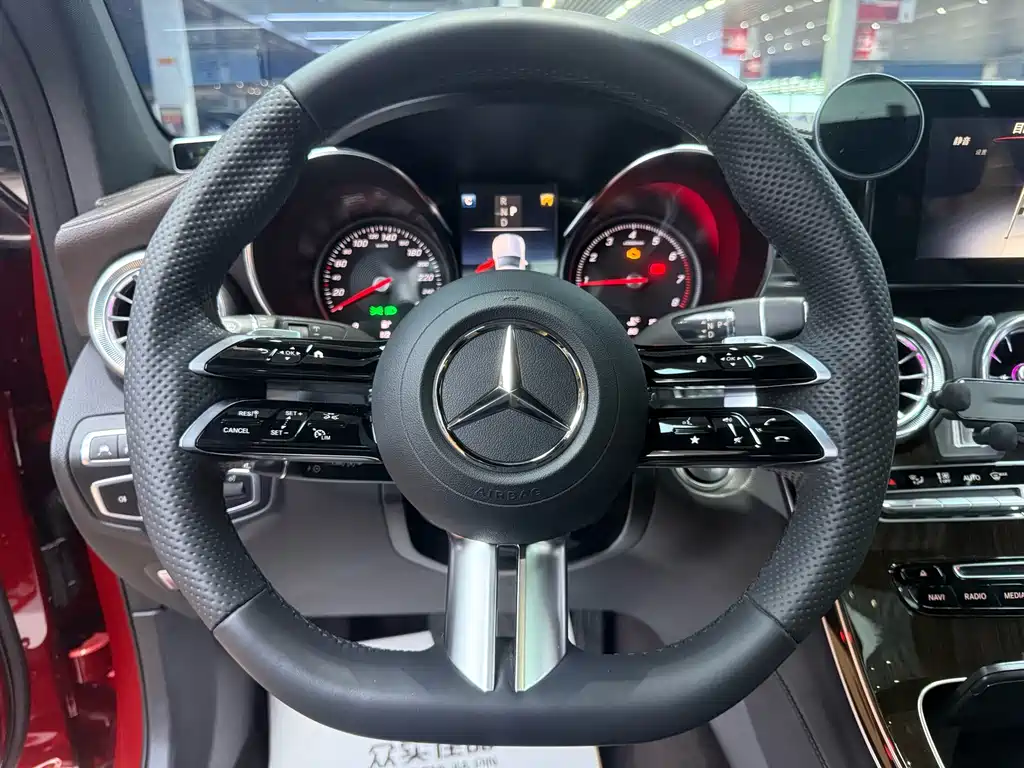 Mercedes-Benz GLC — миниатюра 10