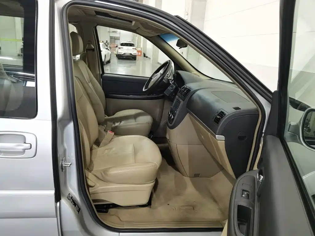 Buick GL8 — миниатюра 23