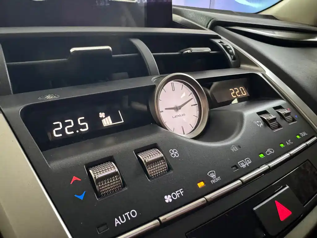 Lexus NX — миниатюра 14