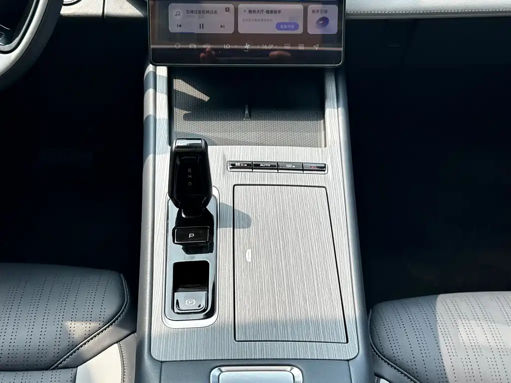 Geely Boyue L — миниатюра 16
