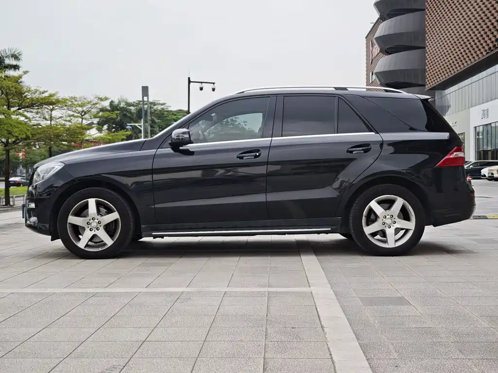 Mercedes-Benz M-Class — миниатюра 9