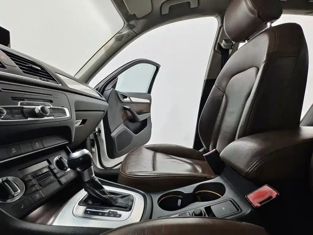 Audi Q3 — миниатюра 12