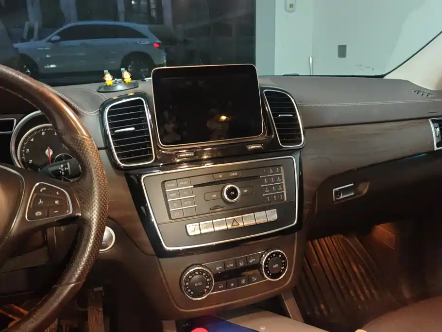 Mercedes-Benz GLE (Import) — миниатюра 13