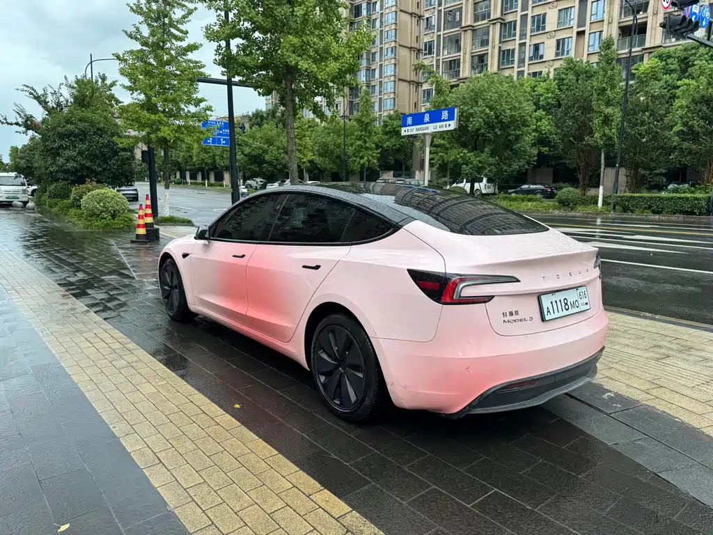 Tesla Model 3 — миниатюра 4