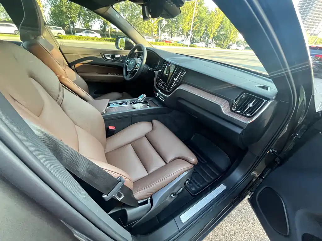 Volvo XC60 — миниатюра 13