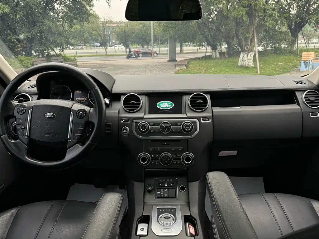 Land Rover Discovery — миниатюра 4