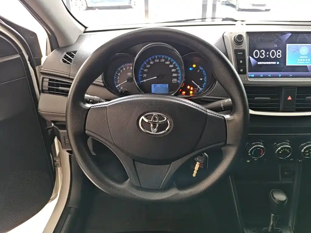 Toyota Yaris L — миниатюра 11