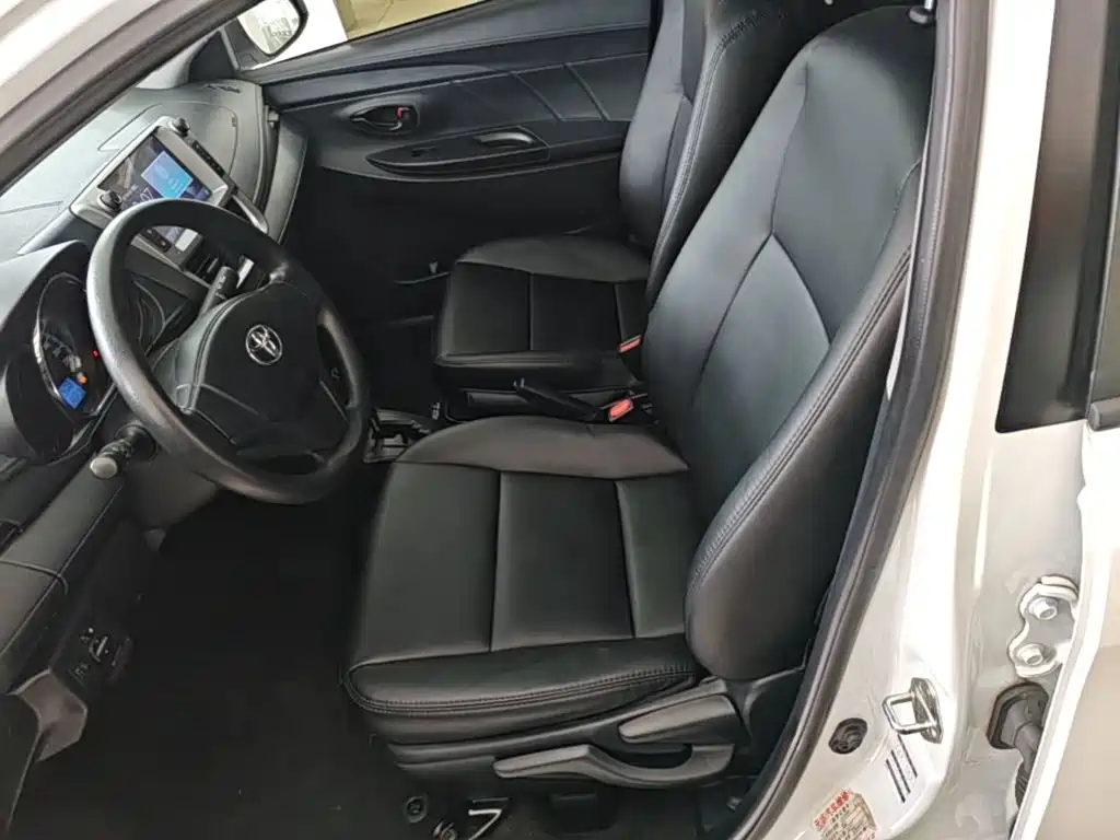 Toyota Yaris L — миниатюра 15