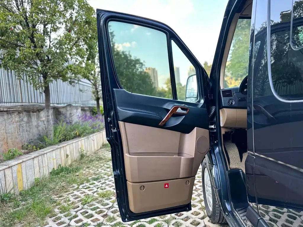 Mercedes-Benz Sprinter — миниатюра 6