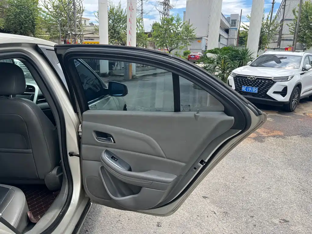 Chevrolet Malibu — миниатюра 15