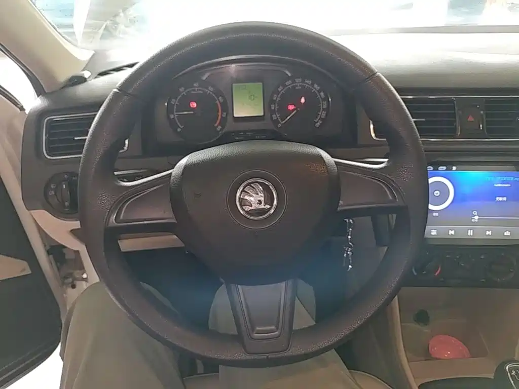 Skoda Rapid — миниатюра 11