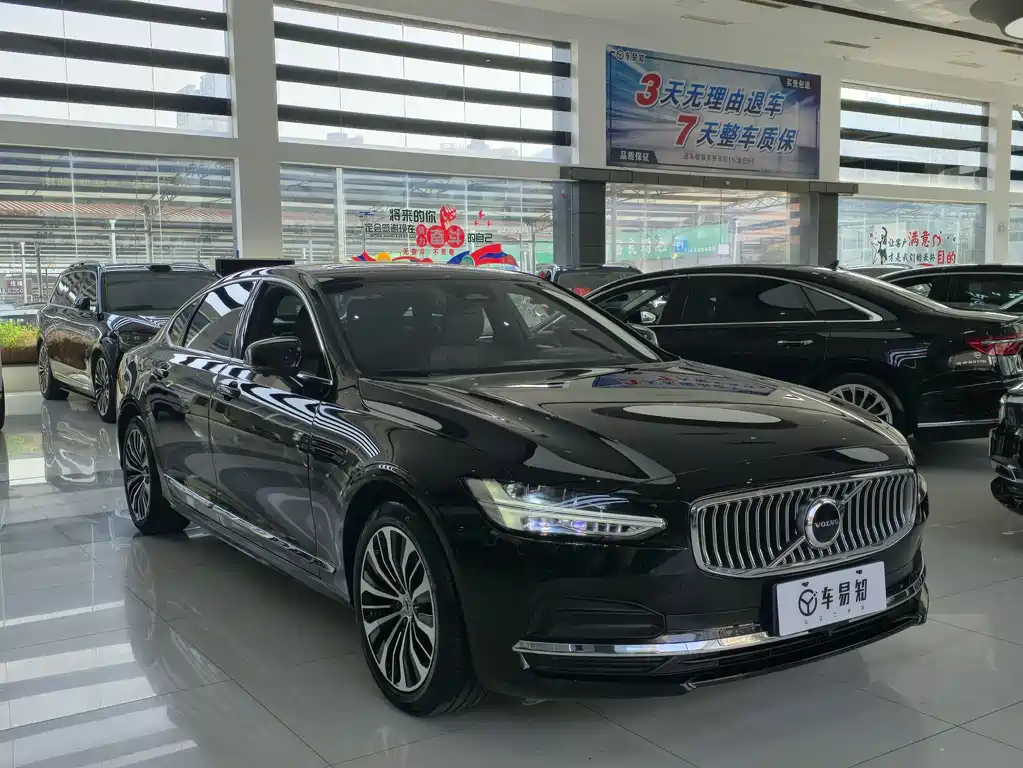 Volvo S90 2025 B5 Luxury