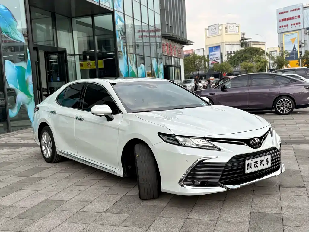 Toyota Camry — миниатюра 6