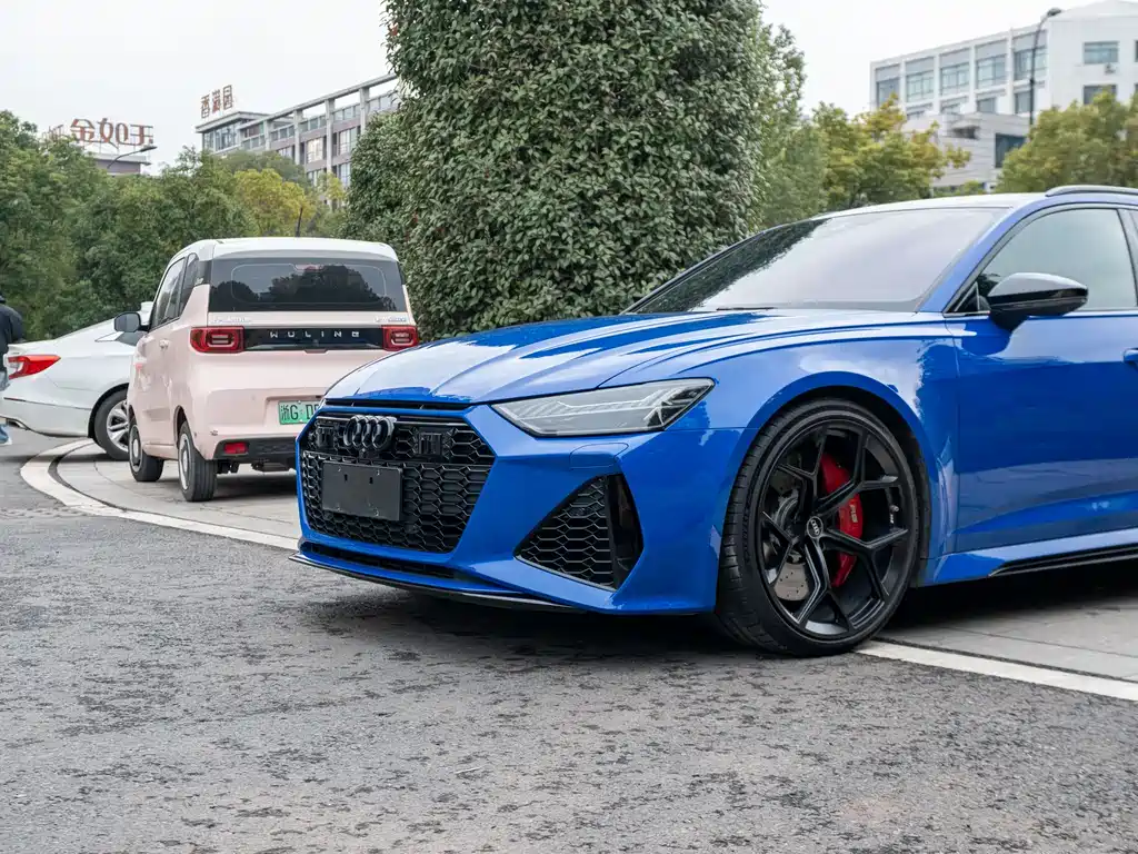 AUDI RS 6