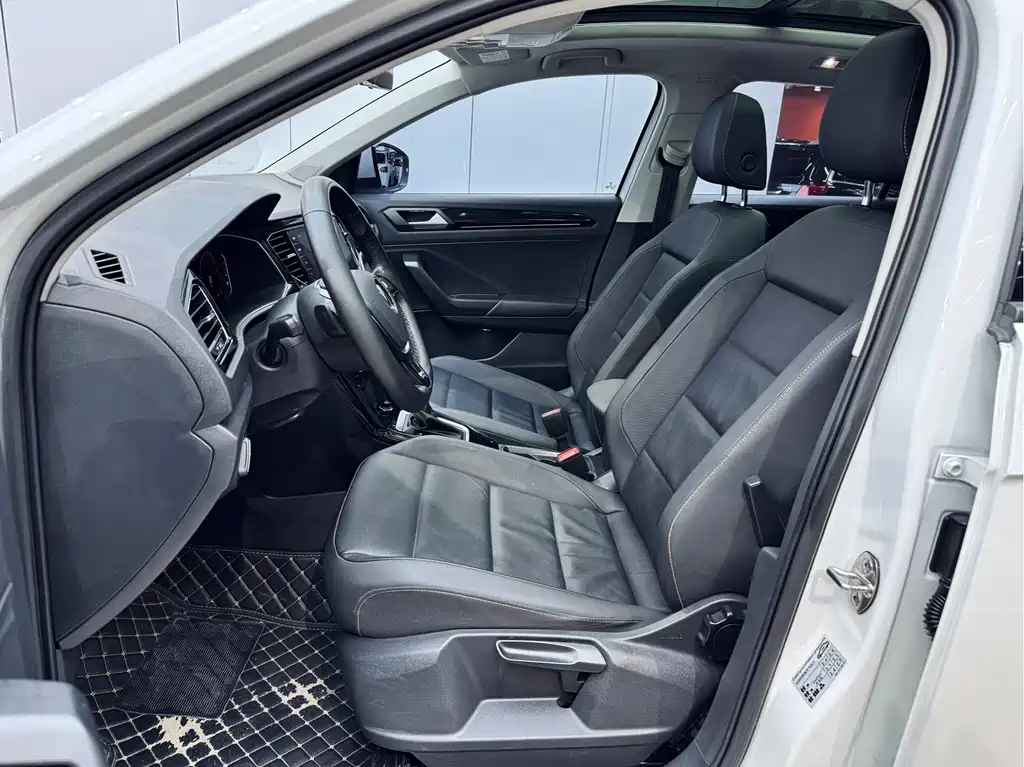 VOLKSWAGEN T ROC EXPLORING SONGS