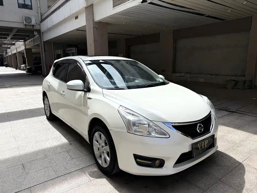 Nissan Tiida 2014