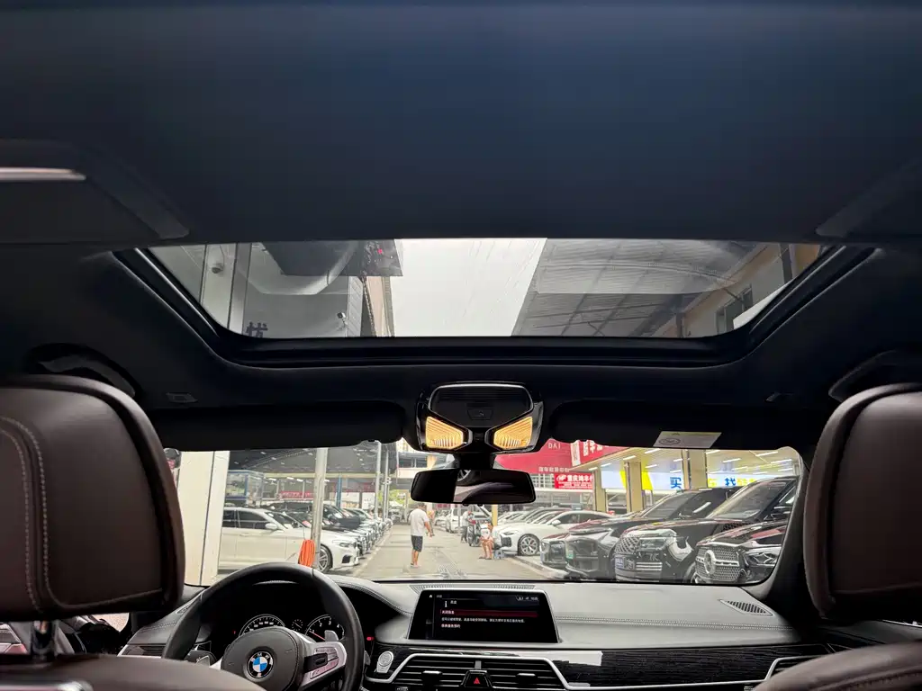 BMW 7 Series — миниатюра 15