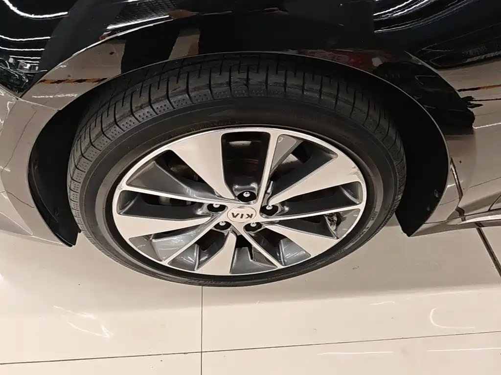 Kia K5 — миниатюра 23