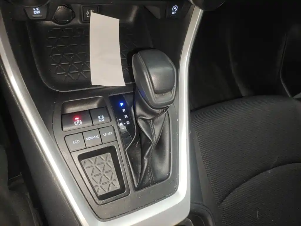 Toyota RAV4 — миниатюра 14