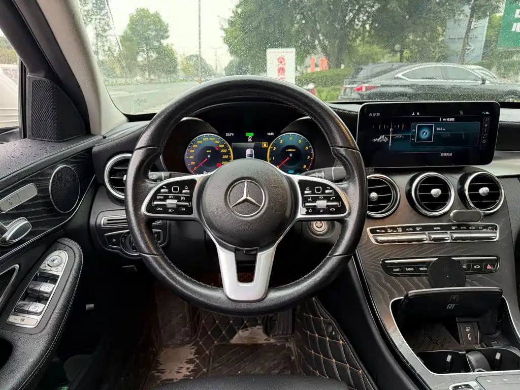 Mercedes-Benz C-Class — миниатюра 14