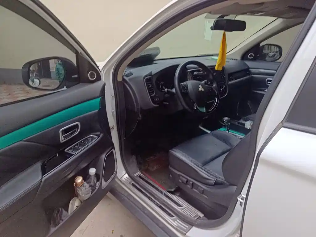 Mitsubishi Outlander — миниатюра 17
