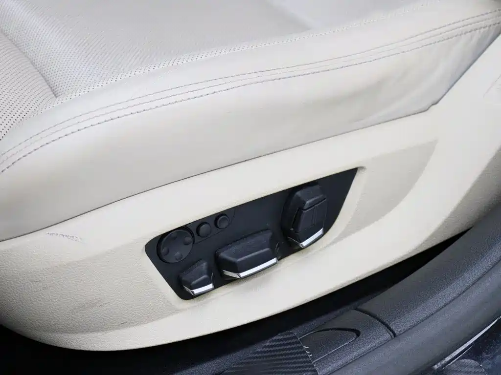 BMW 7 Series — миниатюра 4