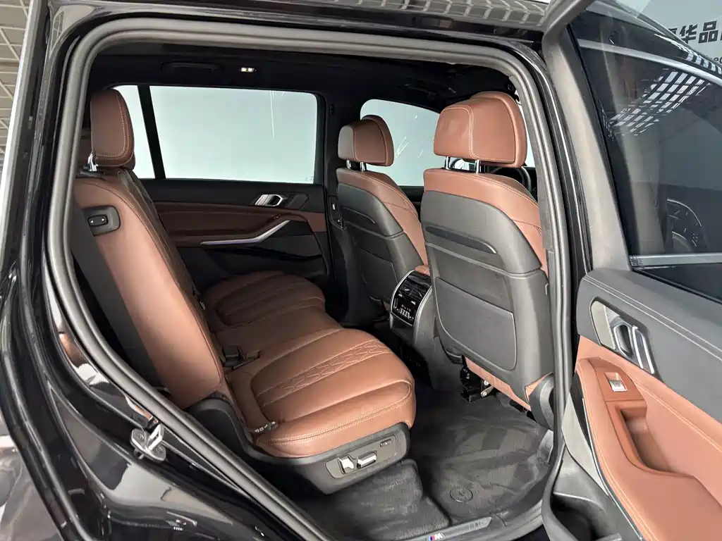 BMW X7 — миниатюра 24