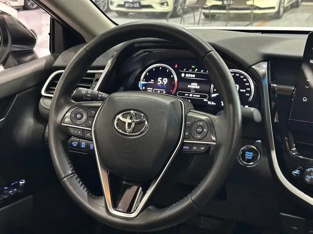 Toyota Camry — миниатюра 8