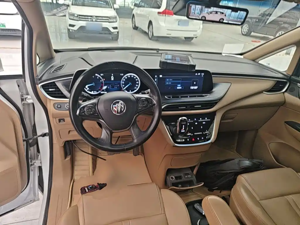 Buick GL8 — миниатюра 10