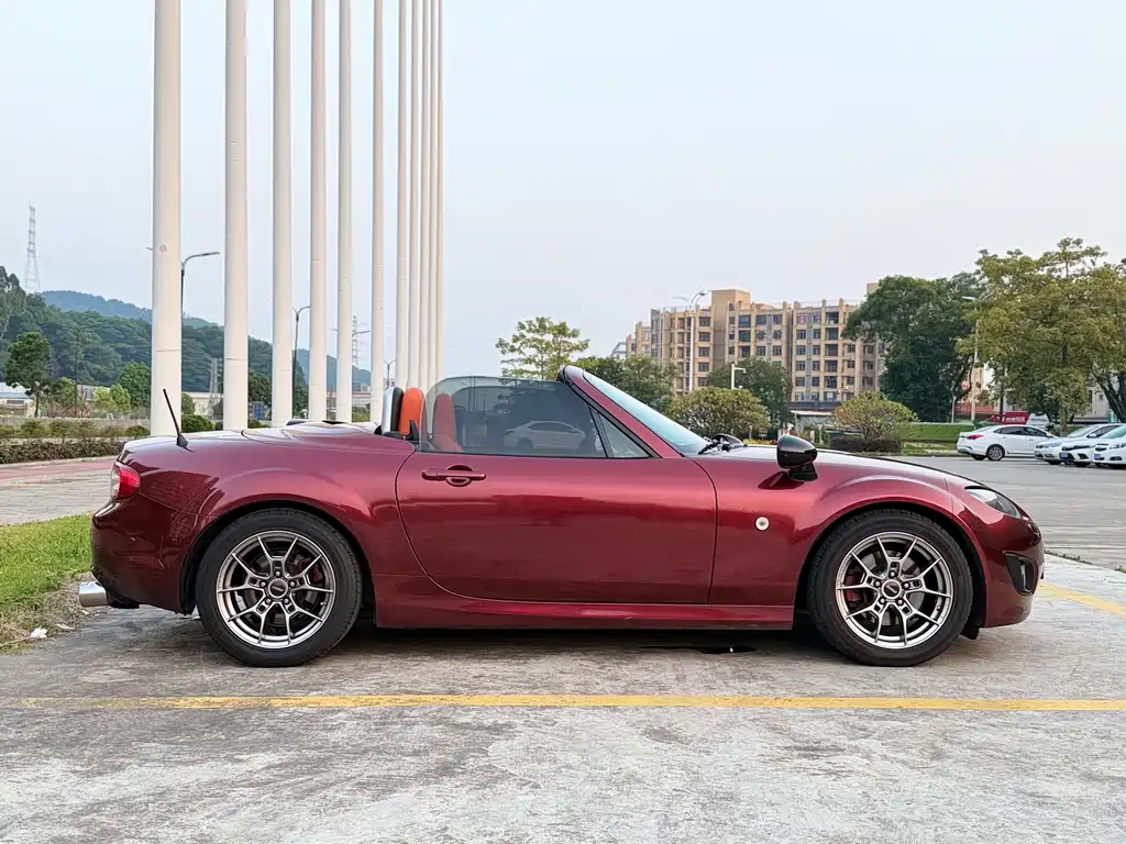 Mazda MX-5 — миниатюра 9