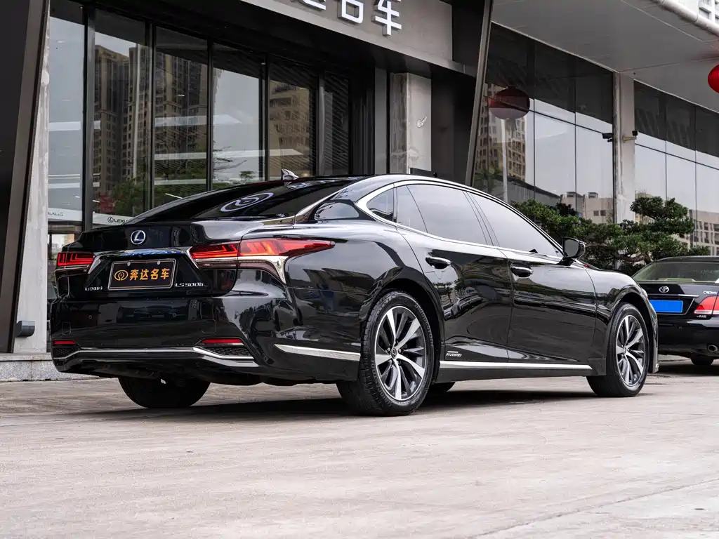 Lexus LS — миниатюра 3