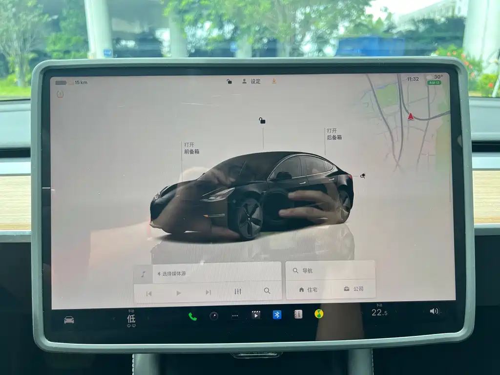 Tesla Model 3 — миниатюра 18