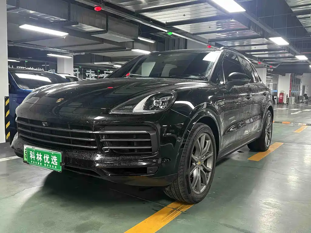 Porsche Cayenne Hybrid 2023