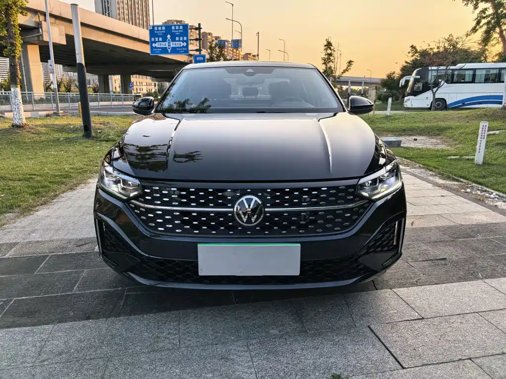 Volkswagen Lavida — миниатюра 2