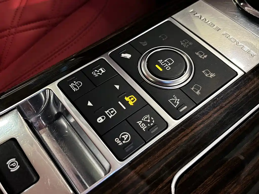 Land Rover Range Rover — миниатюра 20