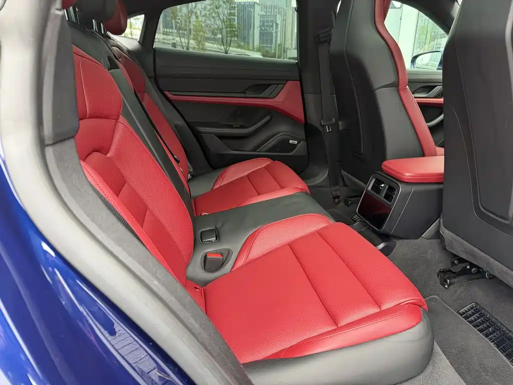 Porsche Taycan — миниатюра 17