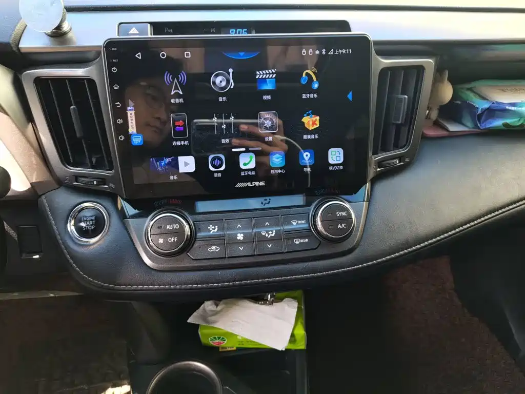 Toyota RAV4 — миниатюра 14