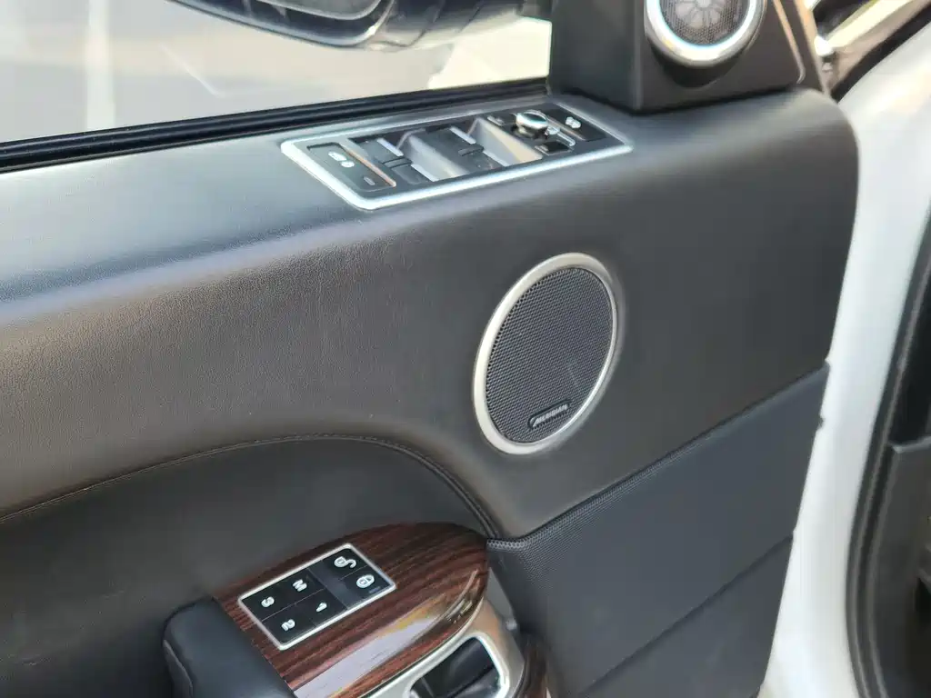 Land Rover Range Rover 2013 NA 5.0 V8 Vogue SE