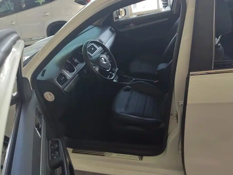 Volkswagen Gran Lavida — миниатюра 9