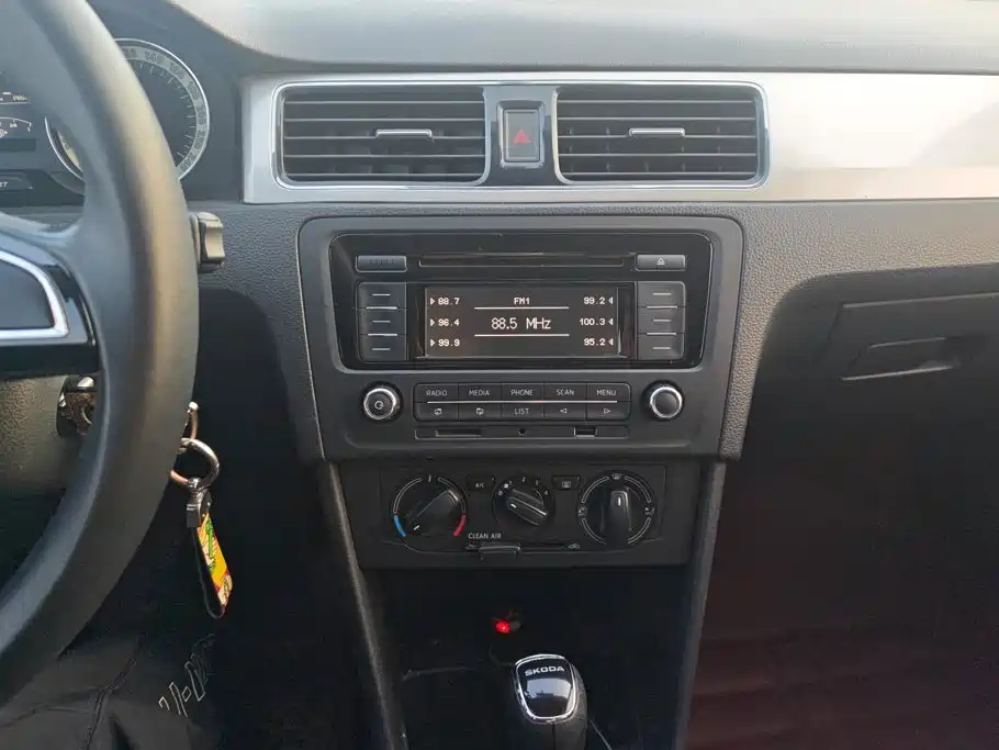 Skoda Rapid — миниатюра 13