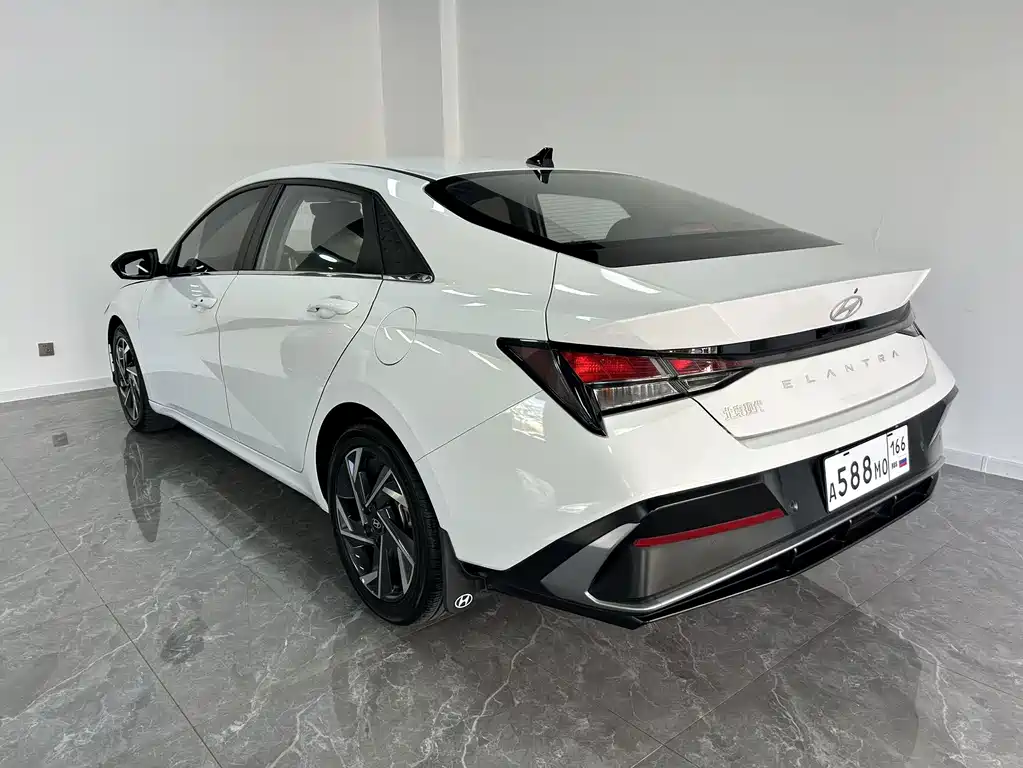 Hyundai Elantra — миниатюра 4