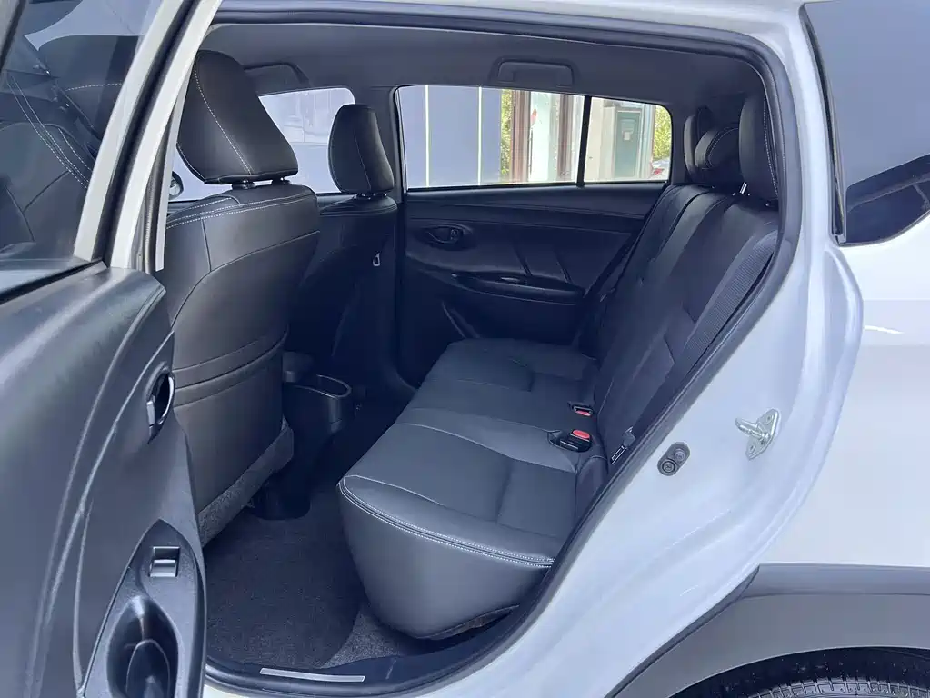 Toyota Yaris L — миниатюра 13