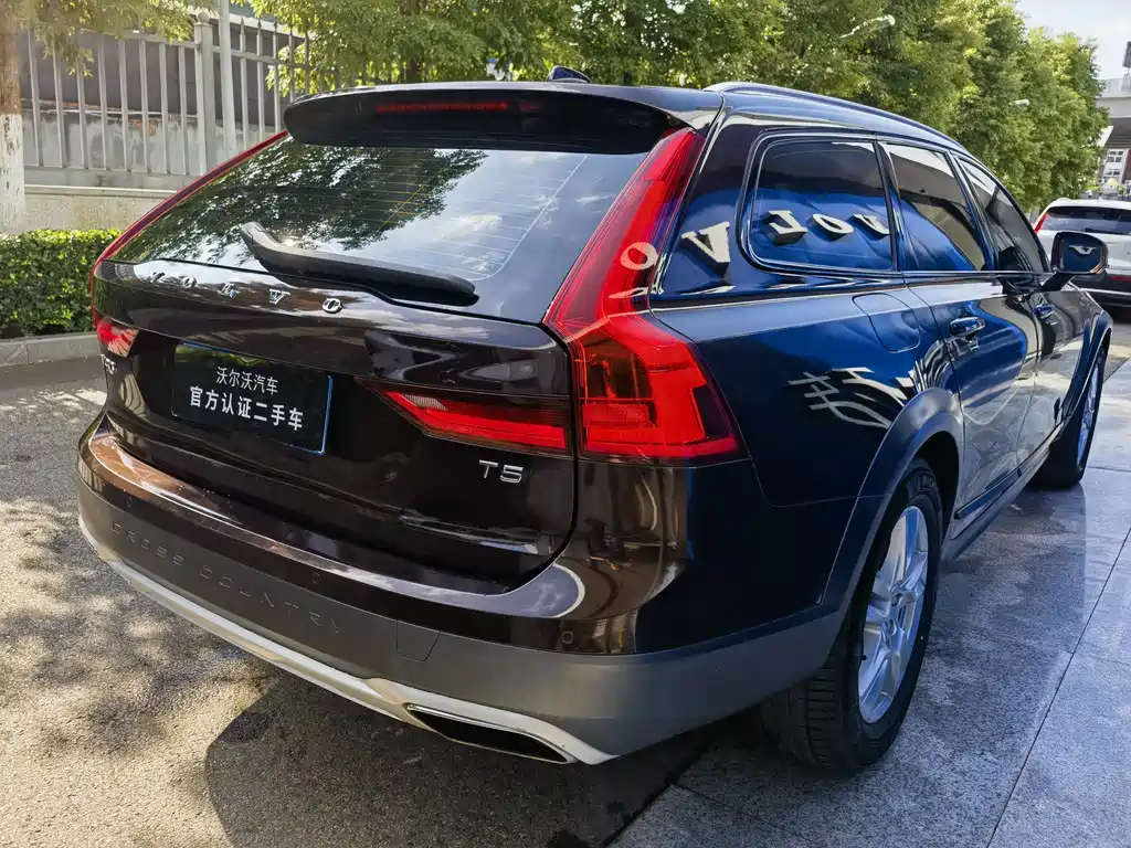 Volvo V90 — миниатюра 6