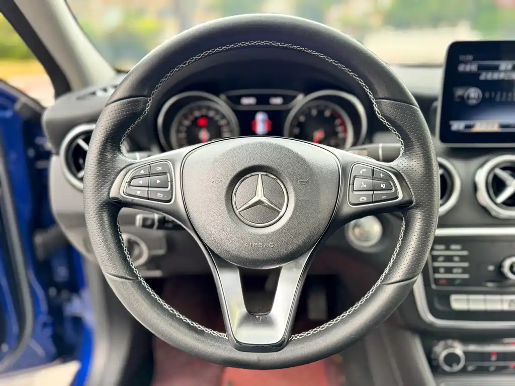 Mercedes-Benz GLA — миниатюра 13