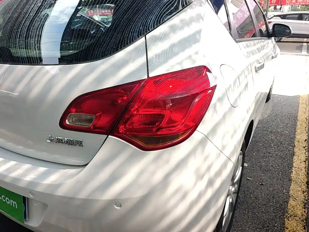 Buick Excelle — миниатюра 8