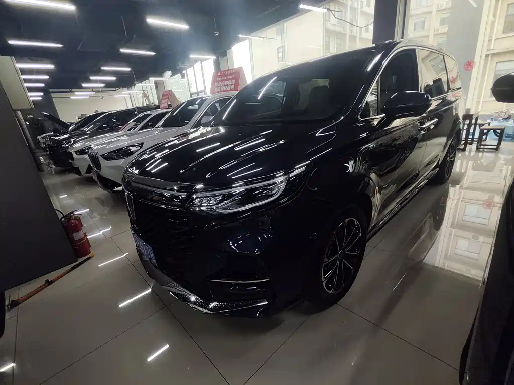 Roewe iMAX8 2022