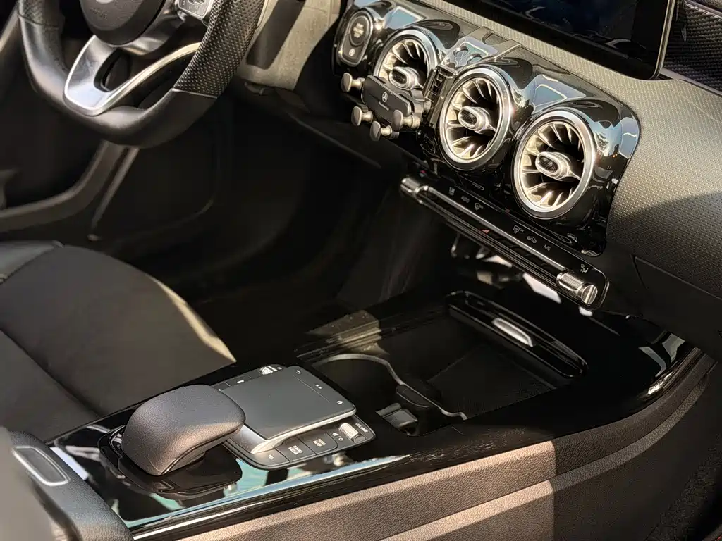 Mercedes-Benz A-Class — миниатюра 13