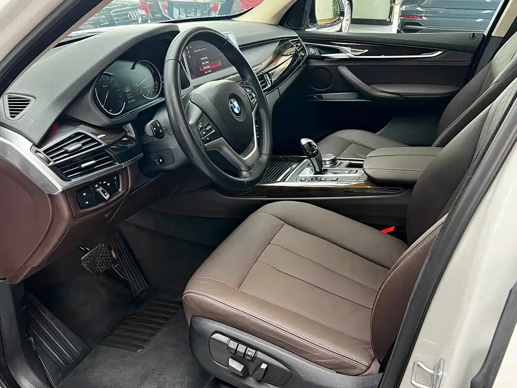 BMW X5 (Import) — миниатюра 13