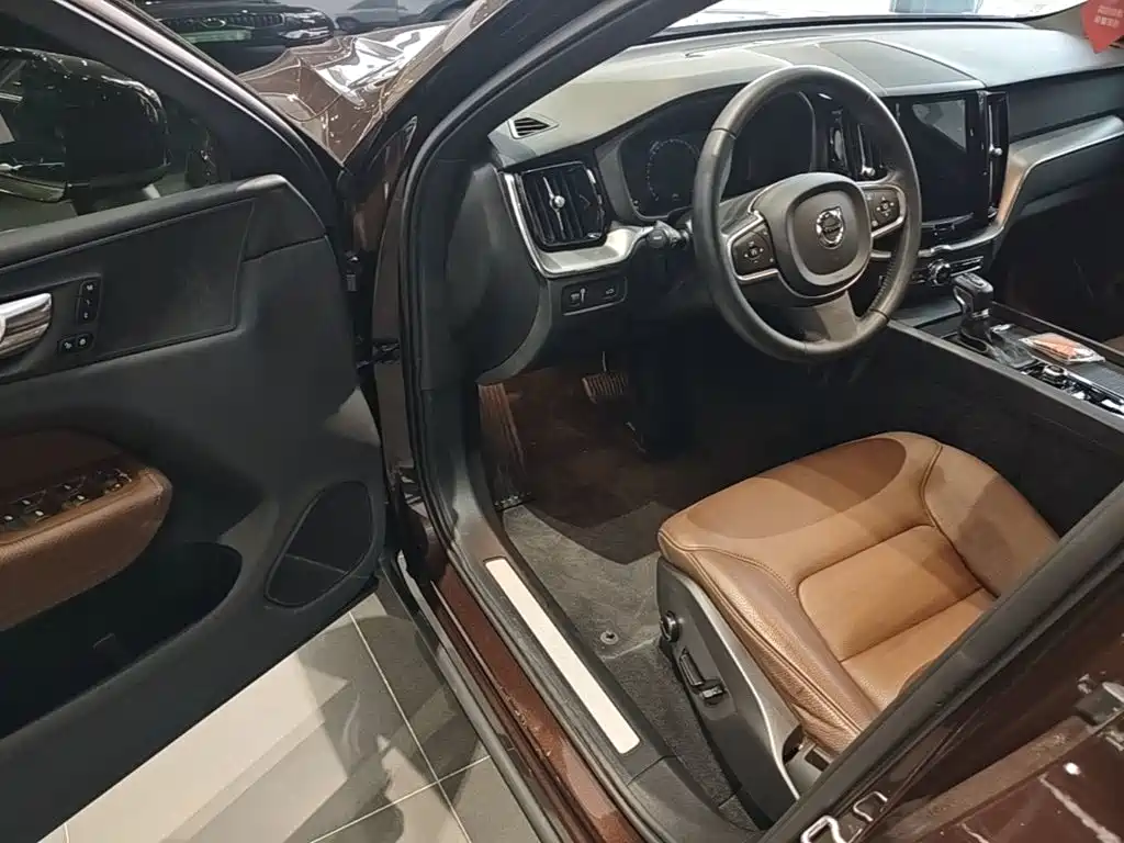 Volvo XC60 — миниатюра 16