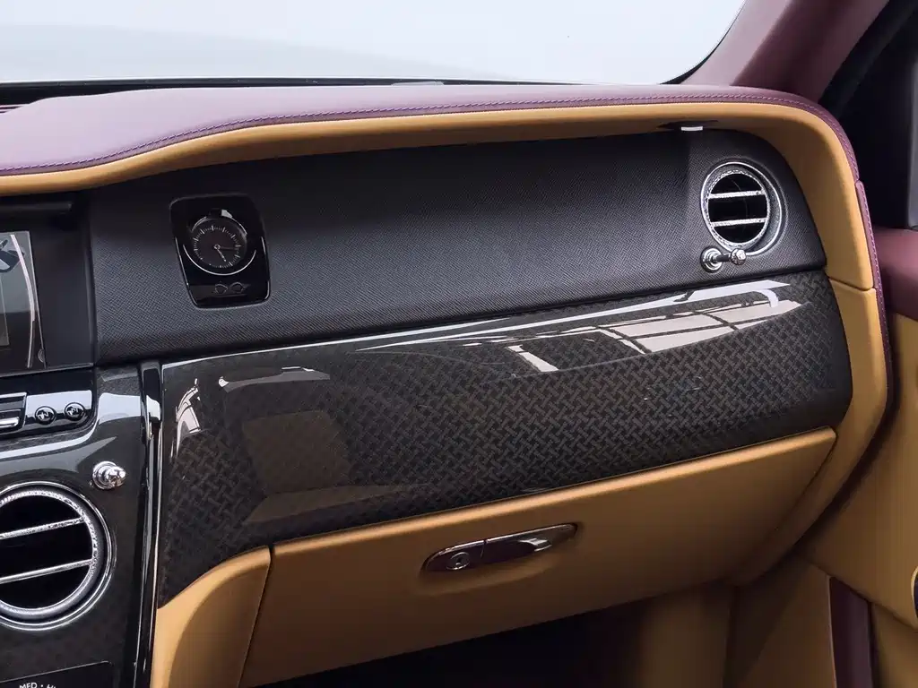 Rolls-Royce Cullinan — миниатюра 18